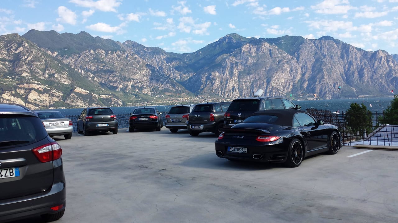 Parkplatz auf dem Hoteldach Ambienthotel PrimaLuna