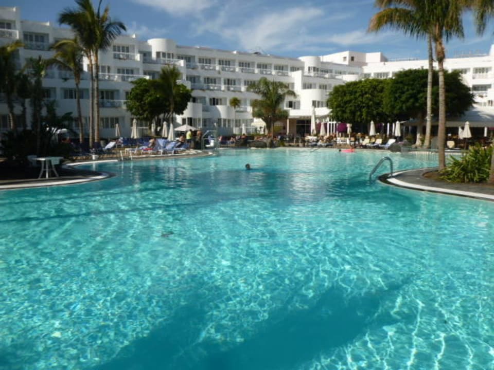 Grande piscine Hipotels La Geria