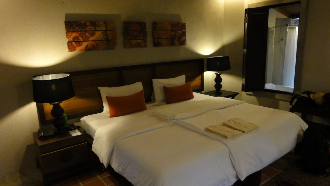 Unser Doppelbett  Moracea by Khao Lak Resort