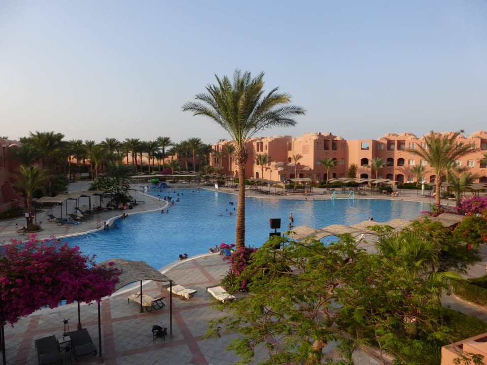 Großer Pool Jaz Makadi Oasis Resort