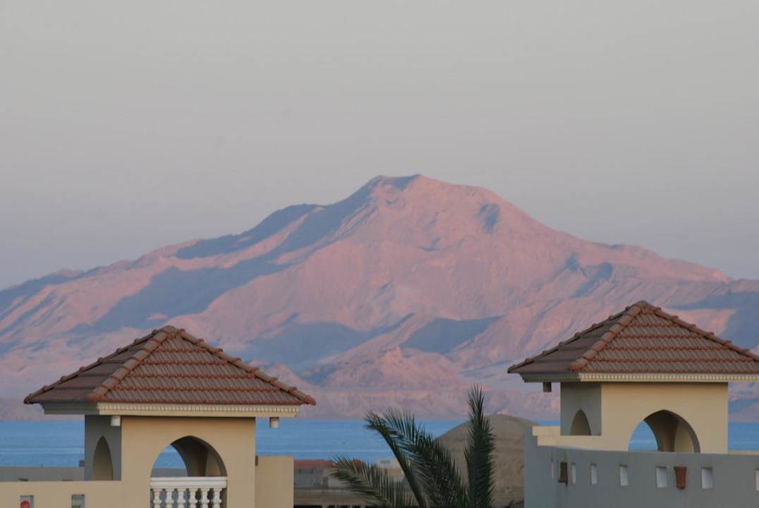 Widok z hotelu Hotel Tropicana Azure Club