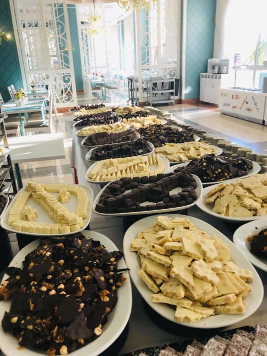 Gastro Quattro Beach Spa & Resort