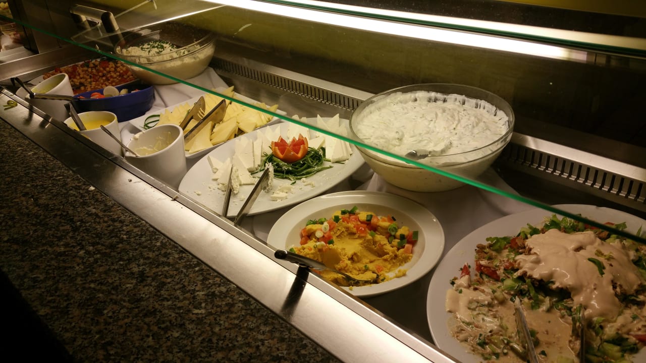 Salate und lecker Tzaziki  Hersonissos Maris