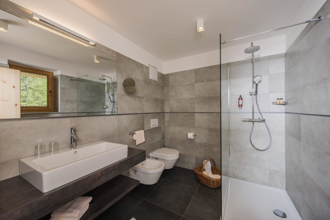 Zimmer Hotel Dolomitenhof & Chalet Alte Post