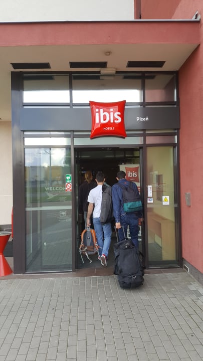 Außenansicht Ibis Hotel Plzeň