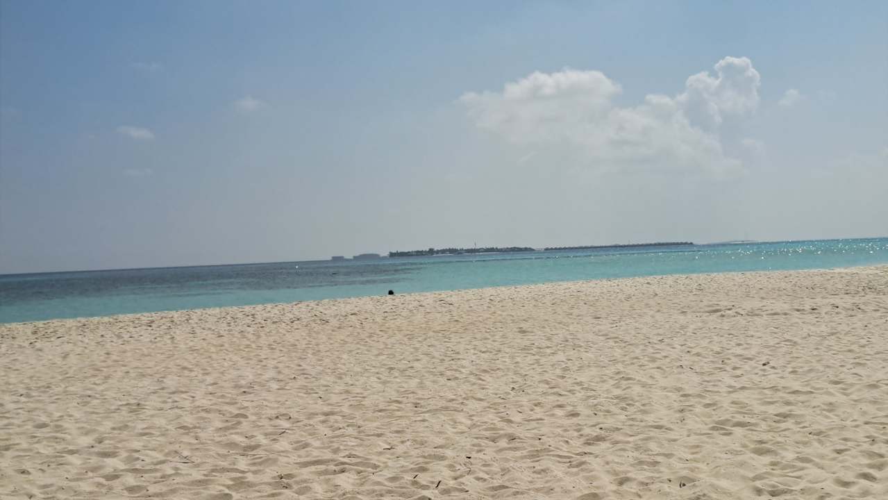 Strand Kuredu Island Resort & Spa