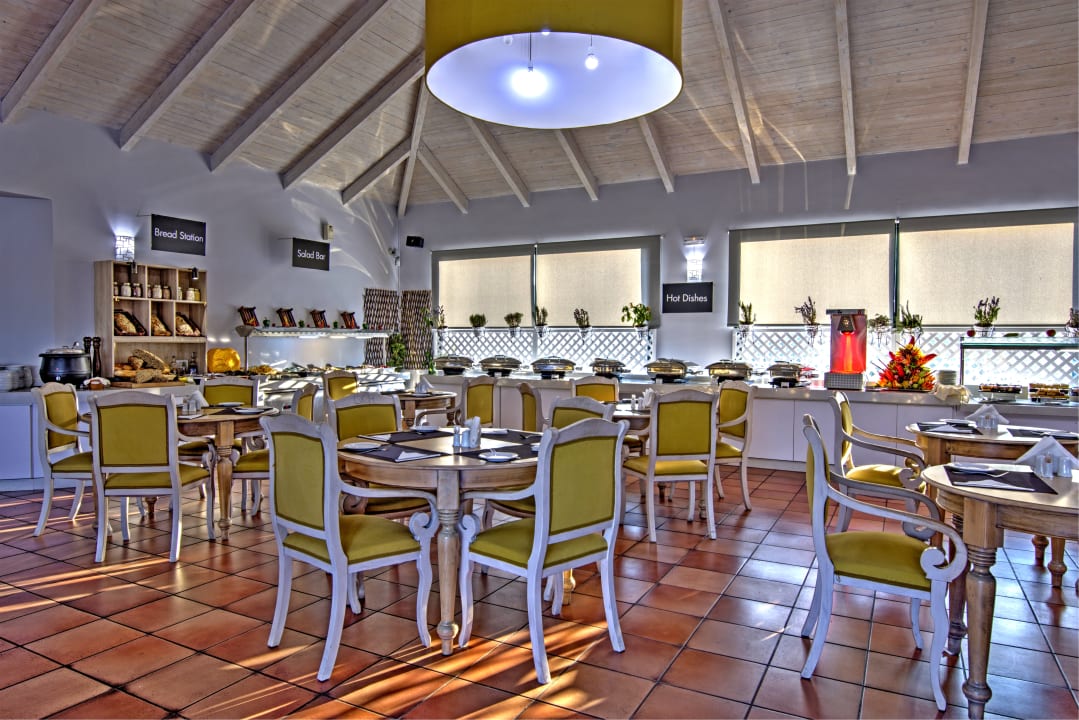 Gartenanlage Keri Village & Spa by Zante Plaza - Adults Only