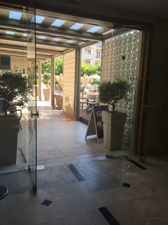 Pool Hotel Theartemis Palace