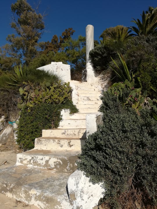 Strand Hotel Nesrine