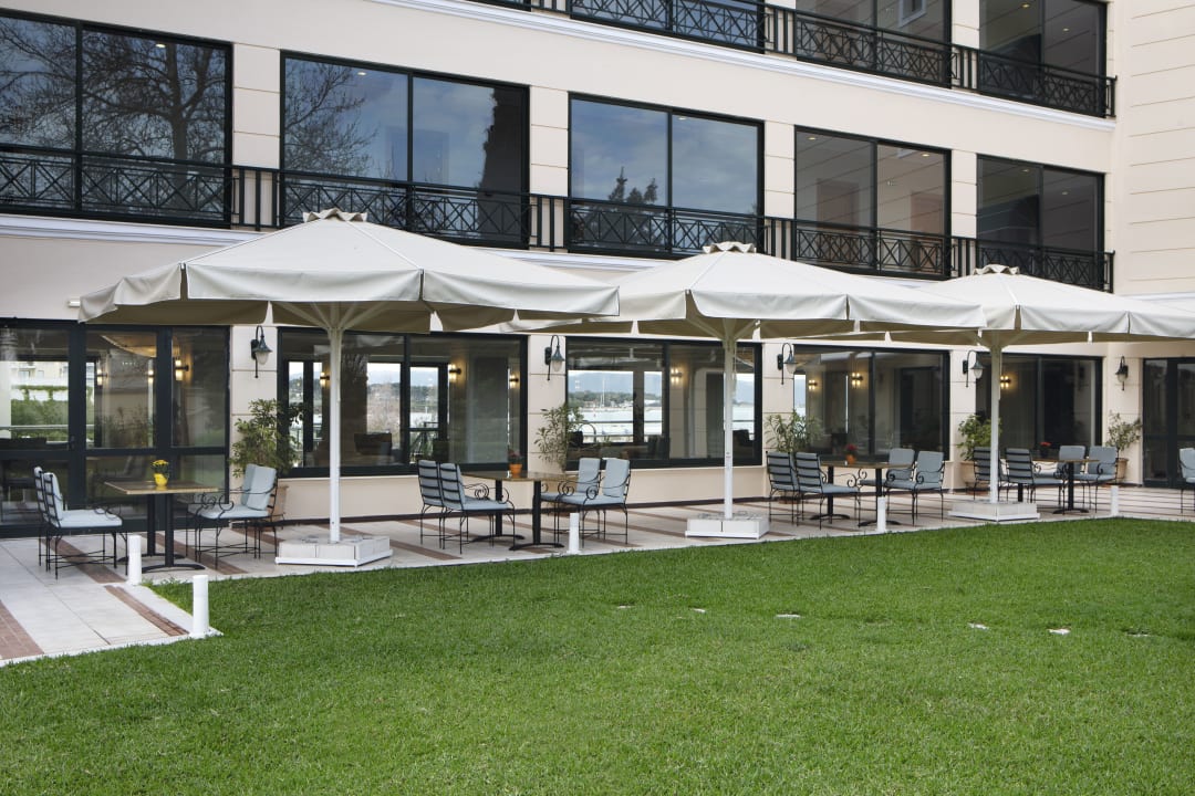 Gartenanlage Ramada by Wyndham Athens Attica Riviera