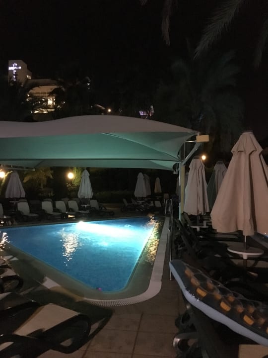 Pool Side Star Elegance