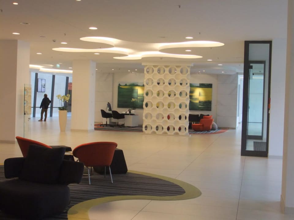 Teil der Lobby  Vienna House by Wyndham Andel's Berlin