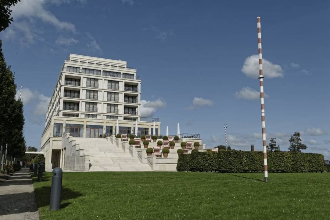 Ansicht aus Richtung Süden ATLANTIC Hotel Wilhelmshaven