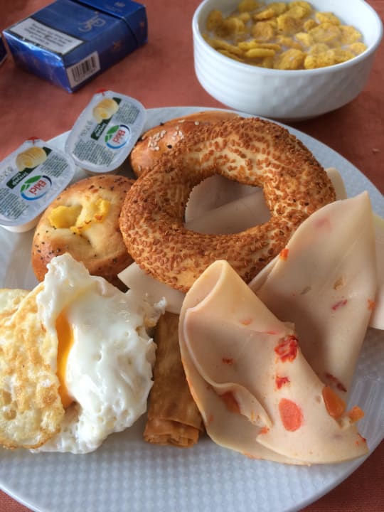 Frühstück, viel auswahl, es schmeckt auch sehr. Side Alegria Hotel & Spa - Adults only +16