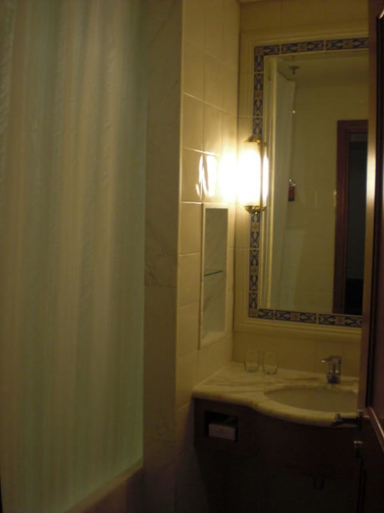 Badewanne Rendezvous Hotel Singapore