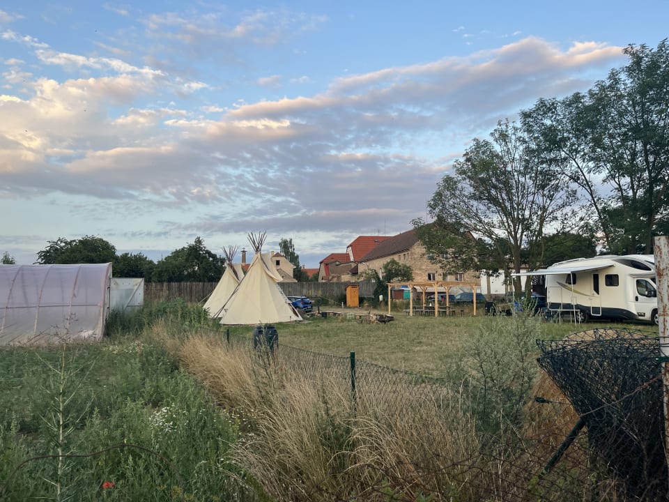 Außenansicht Teepee Camp Lounky