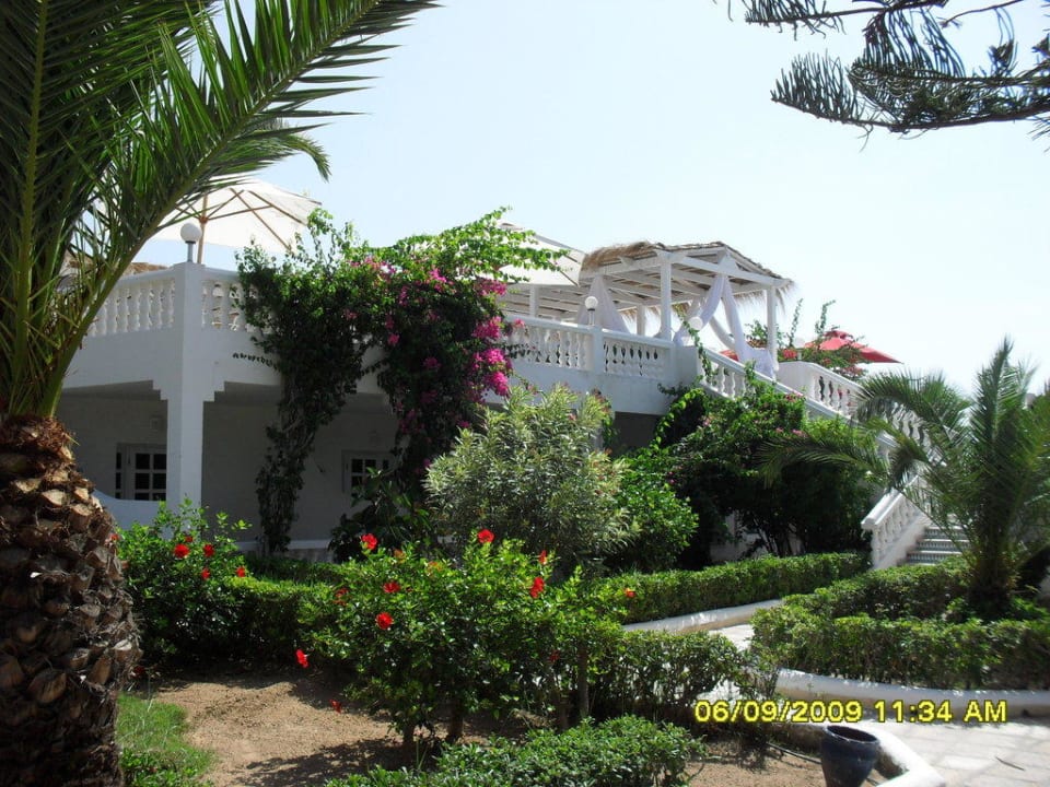 Wunderschöne Gartenanlage und Restaurant Movie Gate Miramar