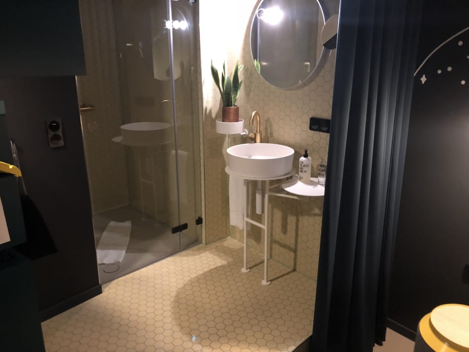 Zimmer 25hours Hotel The Circle