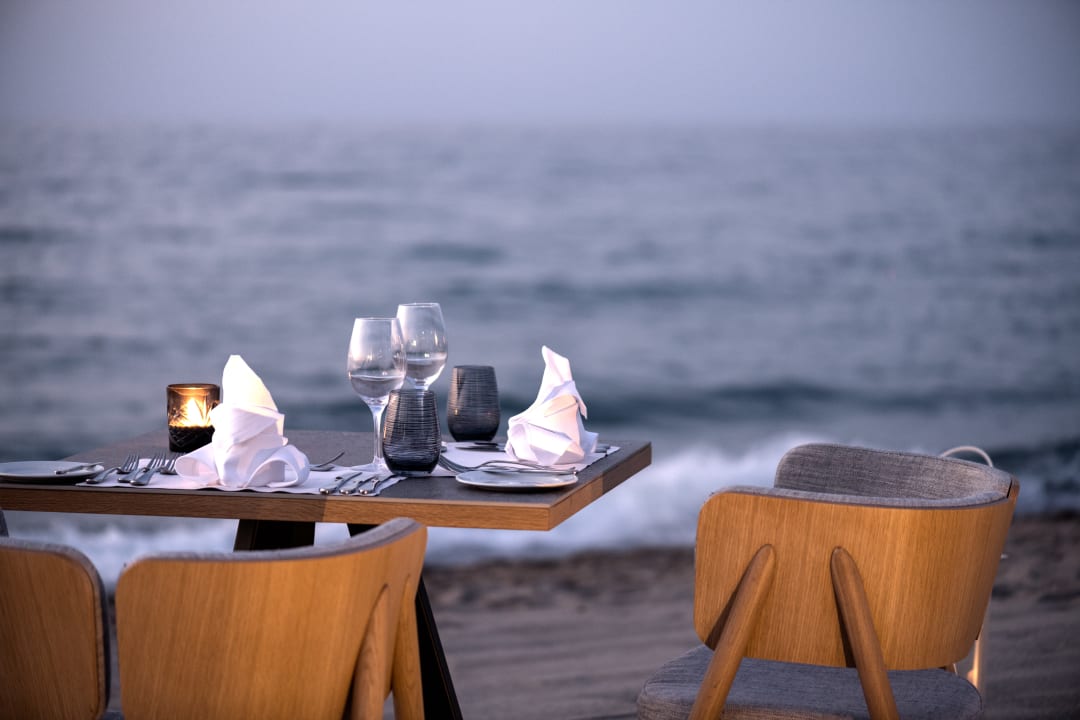 Strand Ikones Seafront Luxury Suites