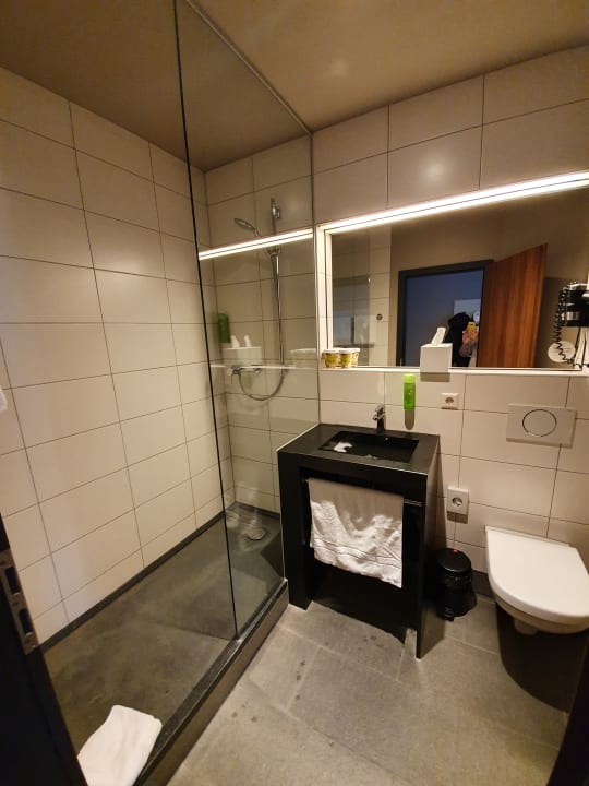 Zimmer RiKu HOTEL Neu-Ulm