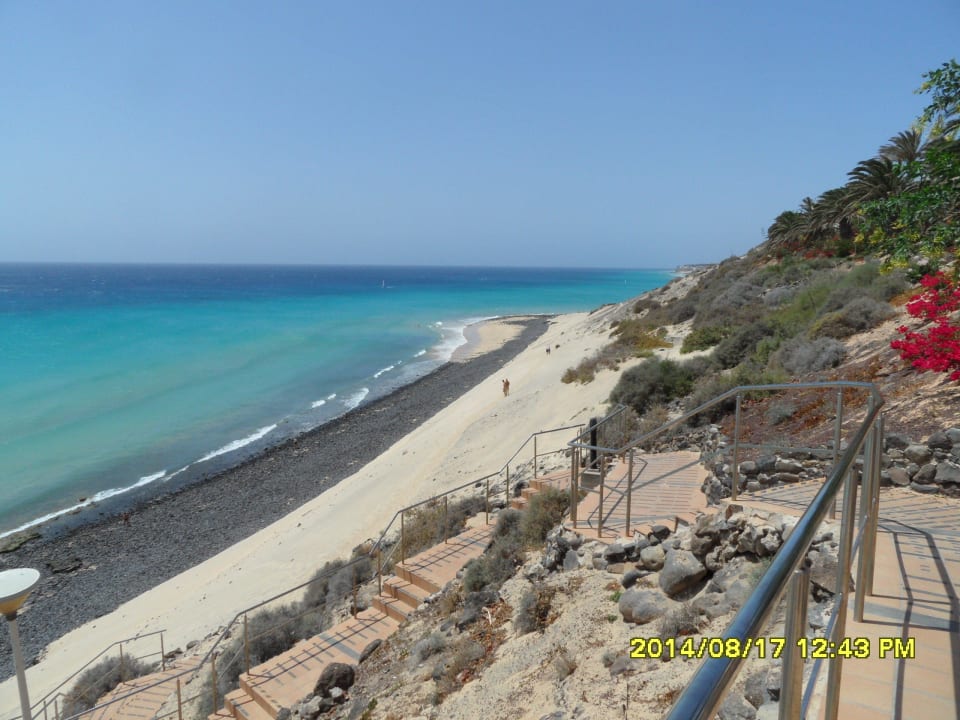 Srand bei Flut rechts SBH Club Paraiso Playa