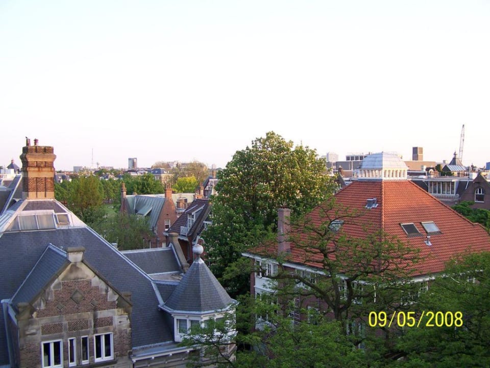 blick aus dem hotelzimmer Max Brown Hotel Museum Square, part of Sircle Collection