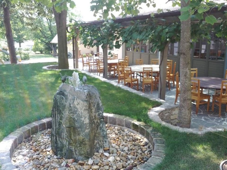 "Brunnen im Garten" Landhotel Schwabenhof (Hagensdorf im Burgenland