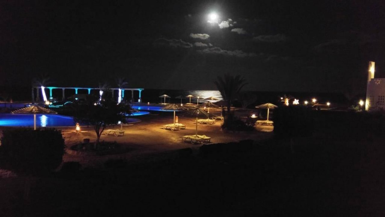 Vollmond Three Corners Equinox Beach Resort