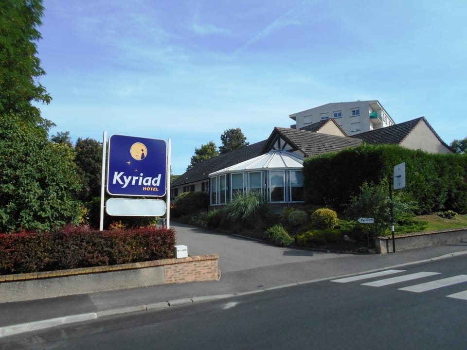 Außenansicht Hotel Kyriad Epernay