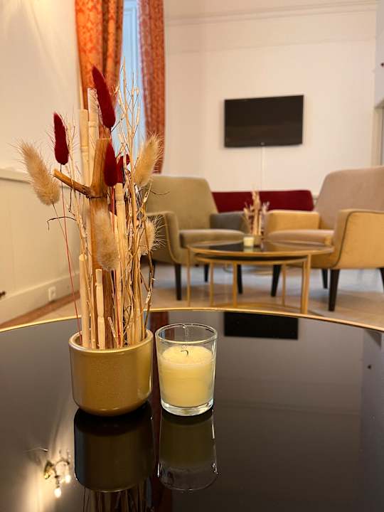 Lobby Austria Trend Hotel Schloss Wilhelminenberg