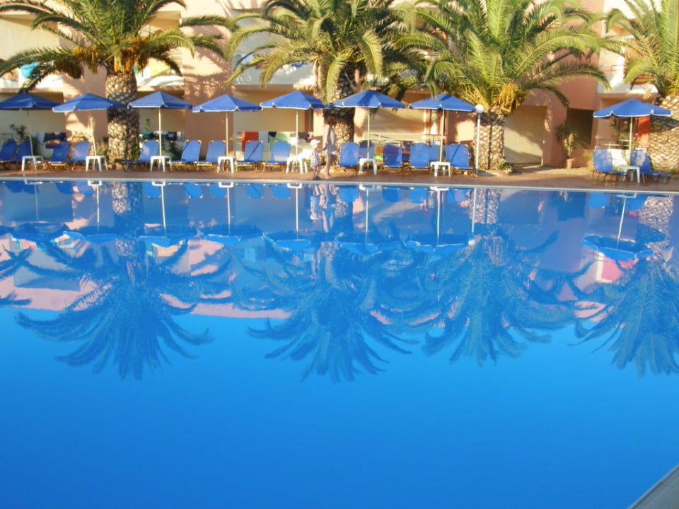 Basen hotelowy Rethymno Village