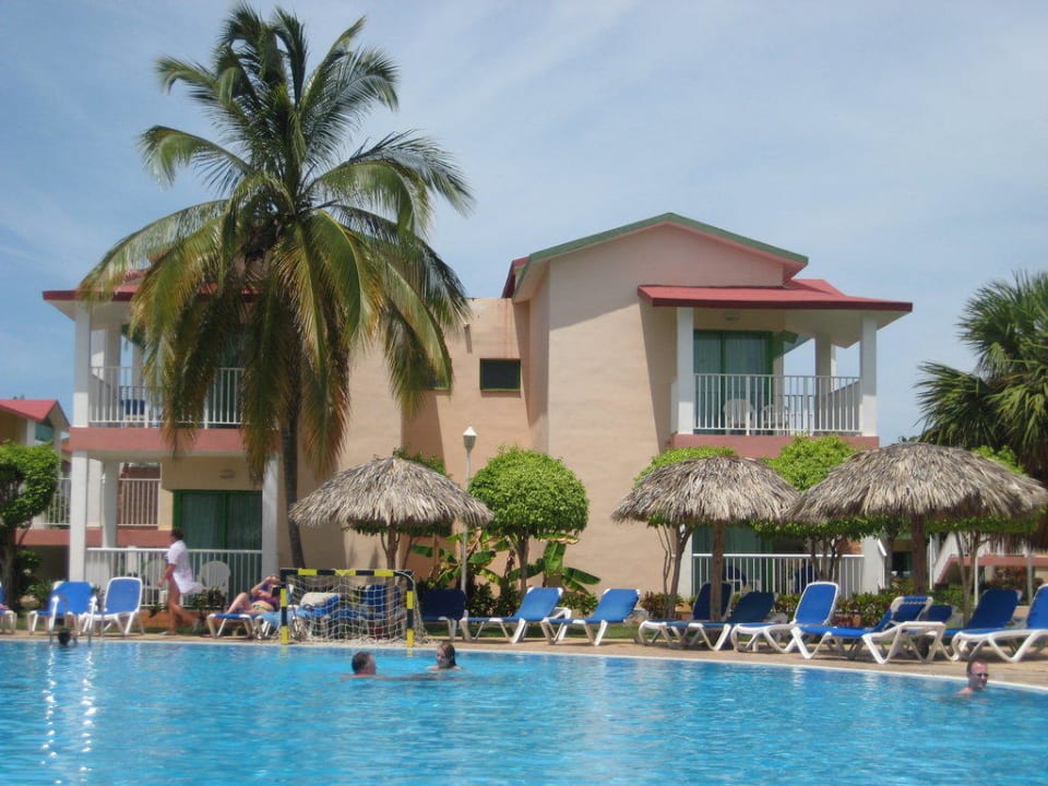 Pool mit Bungalow Iberostar Origin Taínos