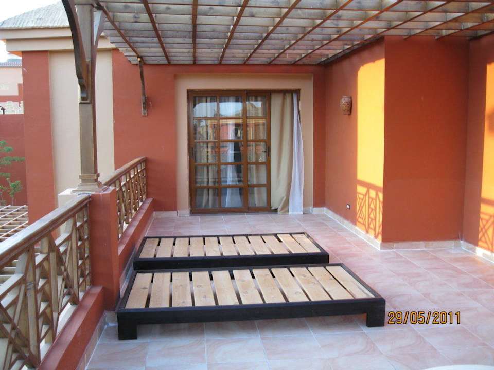 Terrasse beim 4erBlock Pickalbatros Alf Leila Wa Leila Resort - Neverland Hurghada