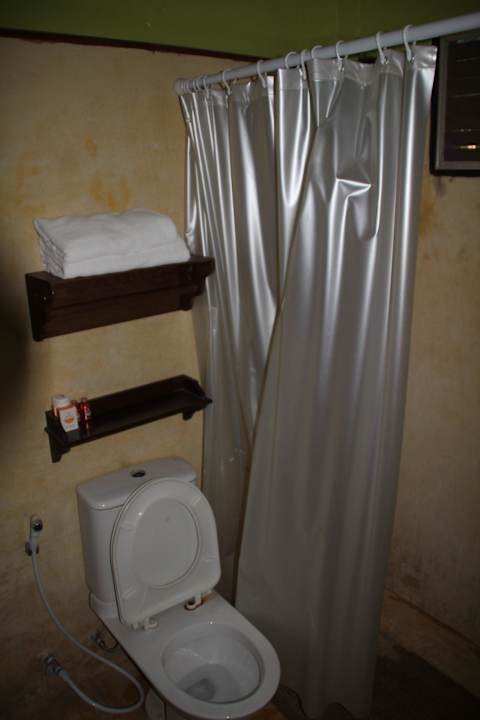 Schmuddeliges Badezimmer Hotel Pai Hotsprings Spa Resort