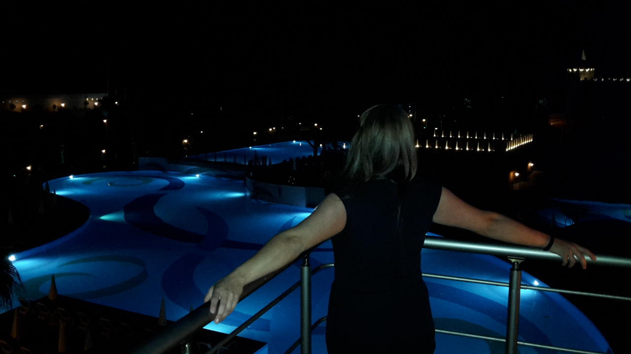 Blick aufs Pool nachts Aydinbey Kings Palace & Spa