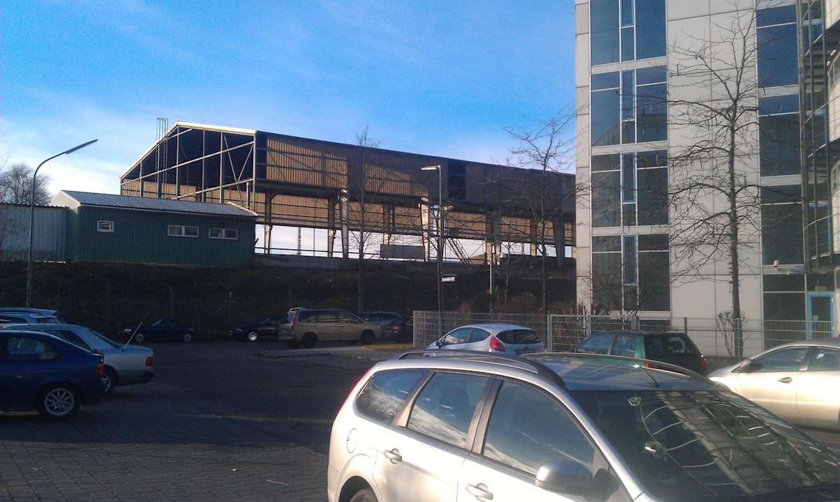 Vor dem Hotel: Industriegebiet acom Hotel München