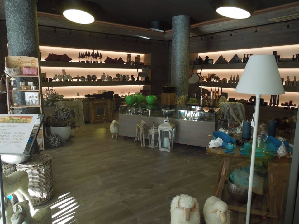 Hotelshop Quellenhof Luxury Resort Passeier