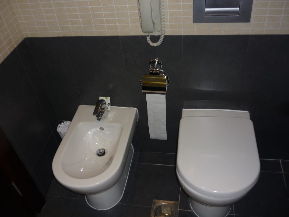 Bad mit Bidet Rose Rayhaan by Rotana
