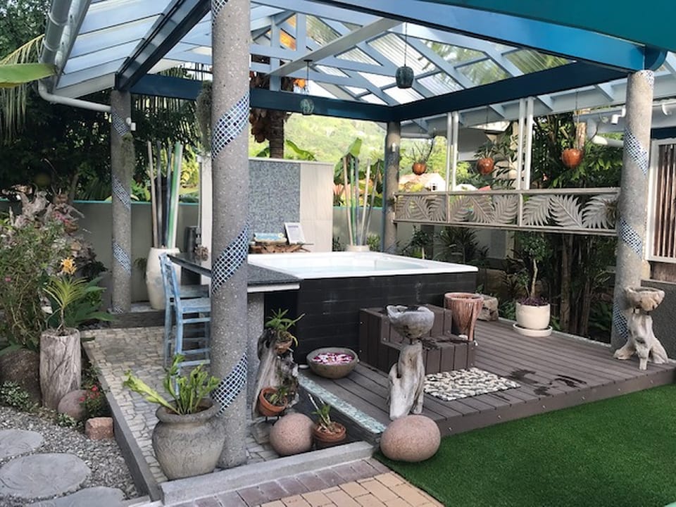 Gartenanlage Villa Charme de L'ile