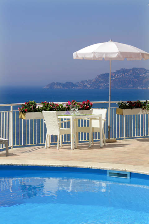 Poolbar TUI Blue Puntamare