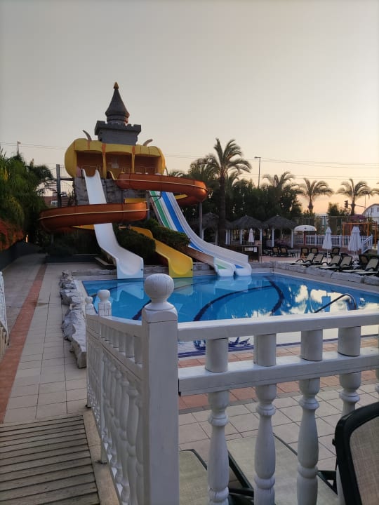 Pool Well Palace Side