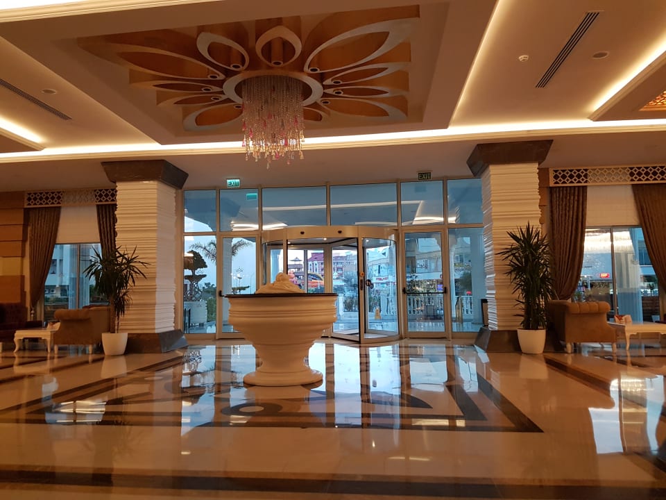 Lobby Side Royal Palace Hotel & Spa