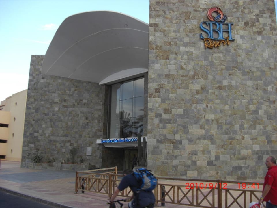 Eingang zum Hotel SBH Costa Calma Beach Resort