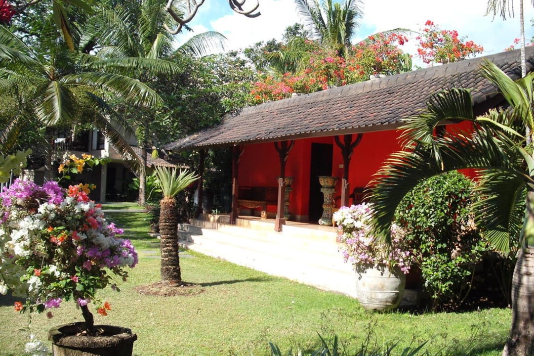 Teil der Rezeption Segara Village Hotel