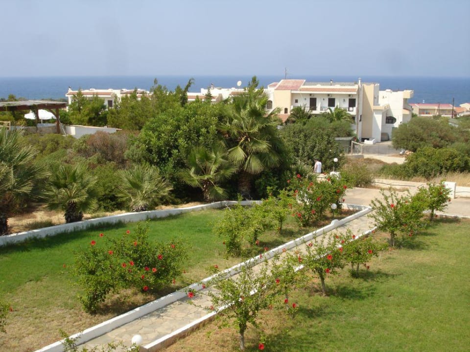 Blick auf das Galini-Haupthaus und das Meer Hotel Galini