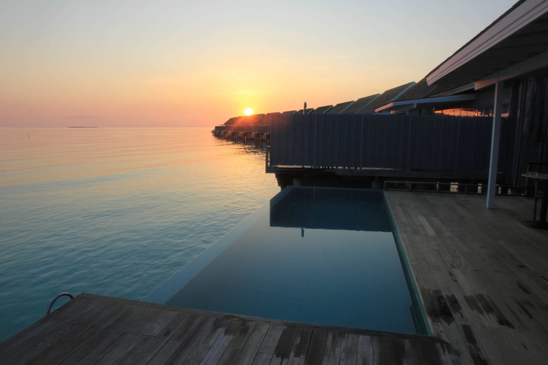 Thundi Villa in der Abendsonne Kuramathi Maldives