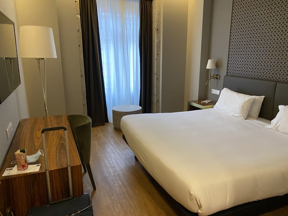 Zimmer Exe Almada Porto