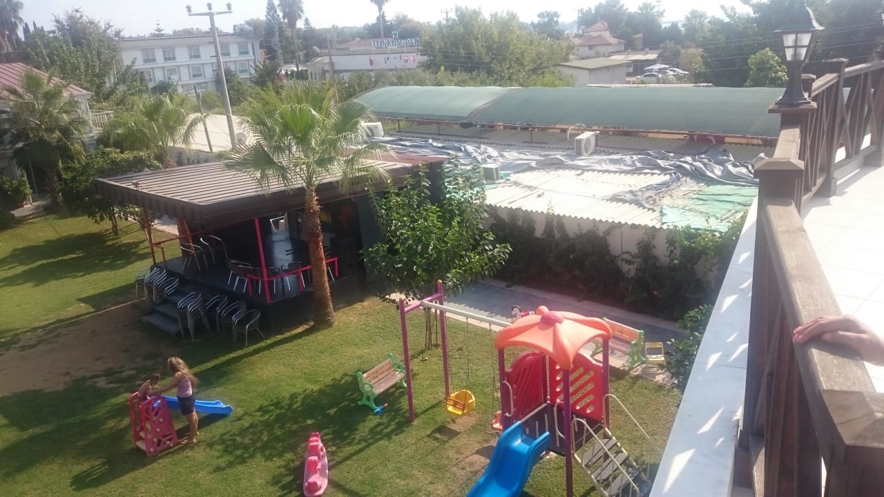 Spielplatz in der Sonne Sun Club Hotel