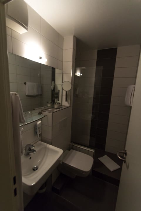 Renoviertes Badezimmer Hotel Metropol by Maier Privathotels