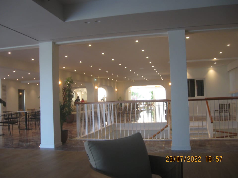 Lobby Brown Beach Eretria